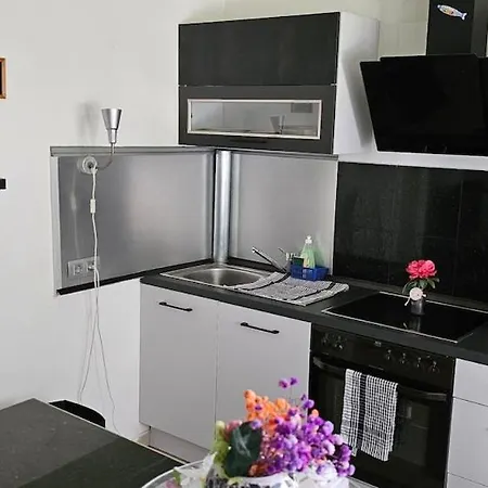 Espaco Tranquilo Mit Guter Anbindung Zu Duesseldorf Messe Apartment